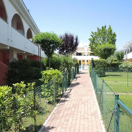 Apartman With Shared Pool For 5 Guests *