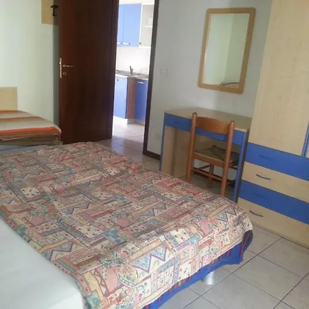 Apartment With Shared Pool For 5 Guests